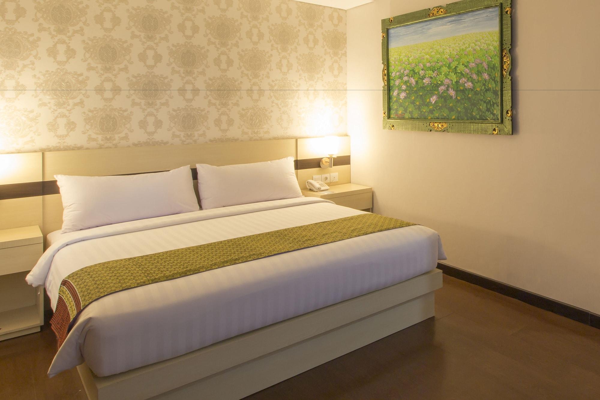 Hotel Grand Puri Saron Jogyakarta Zewnętrze zdjęcie