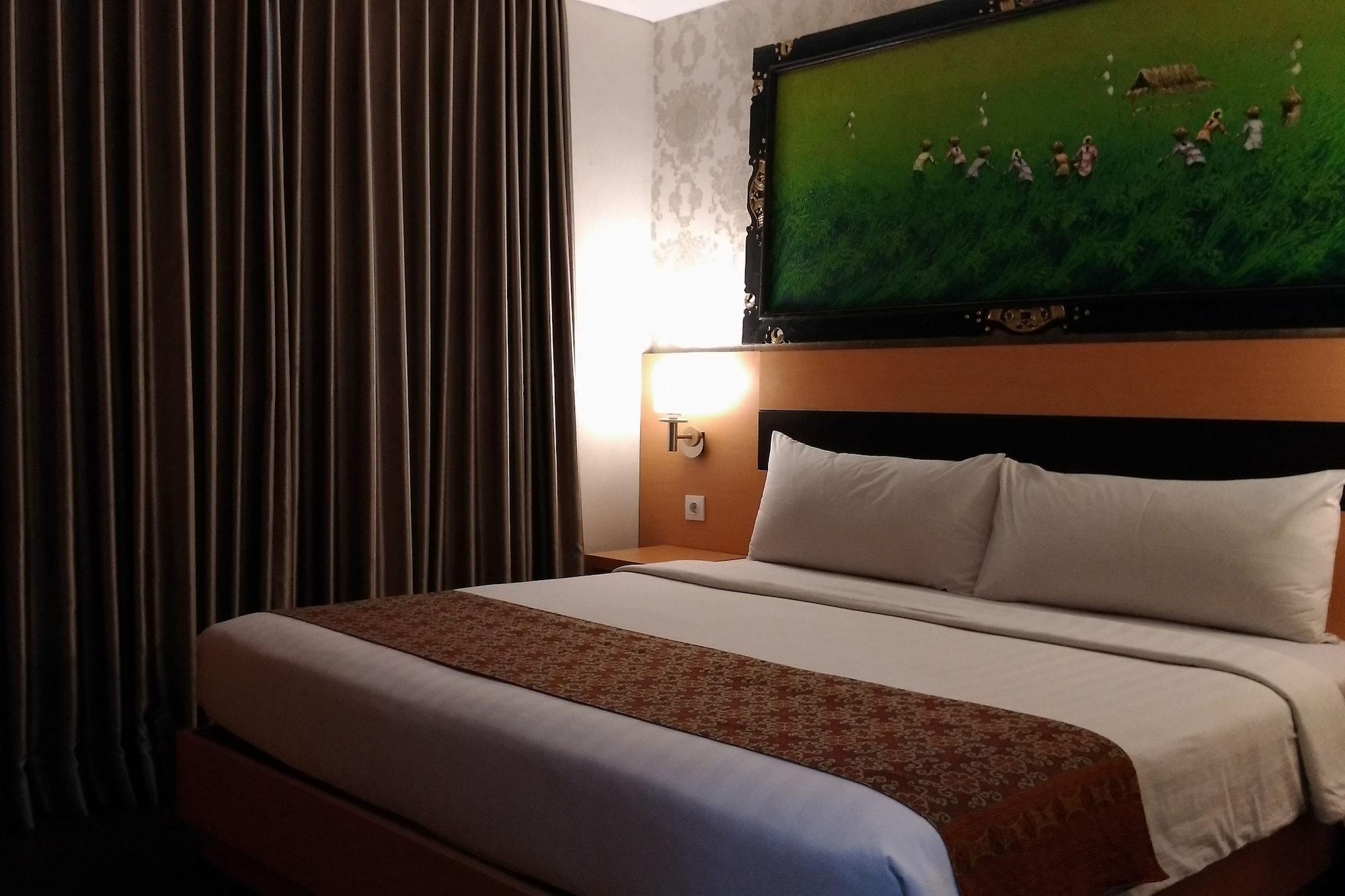 Hotel Grand Puri Saron Jogyakarta Zewnętrze zdjęcie