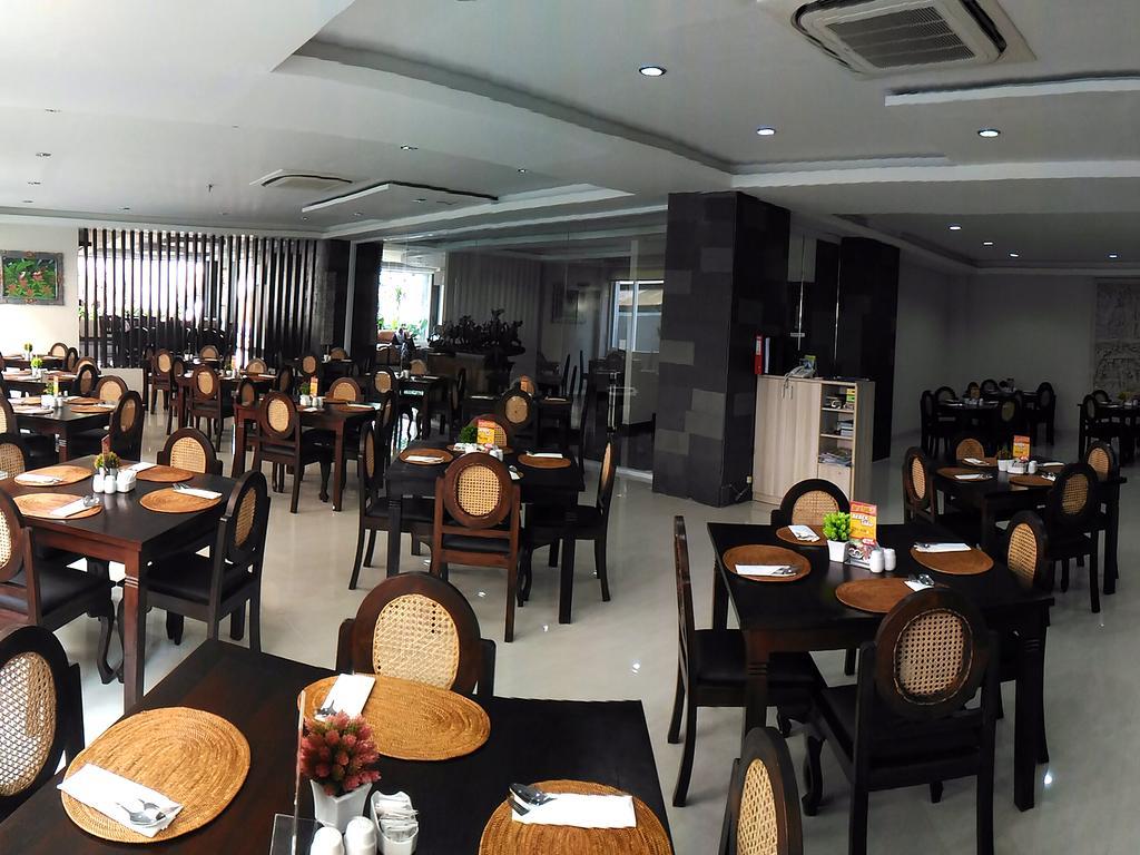 Hotel Grand Puri Saron Jogyakarta Zewnętrze zdjęcie