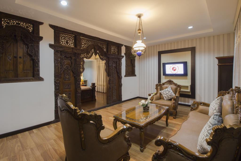Hotel Grand Puri Saron Jogyakarta Zewnętrze zdjęcie