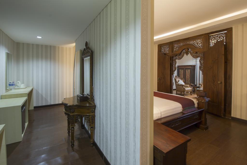 Hotel Grand Puri Saron Jogyakarta Zewnętrze zdjęcie