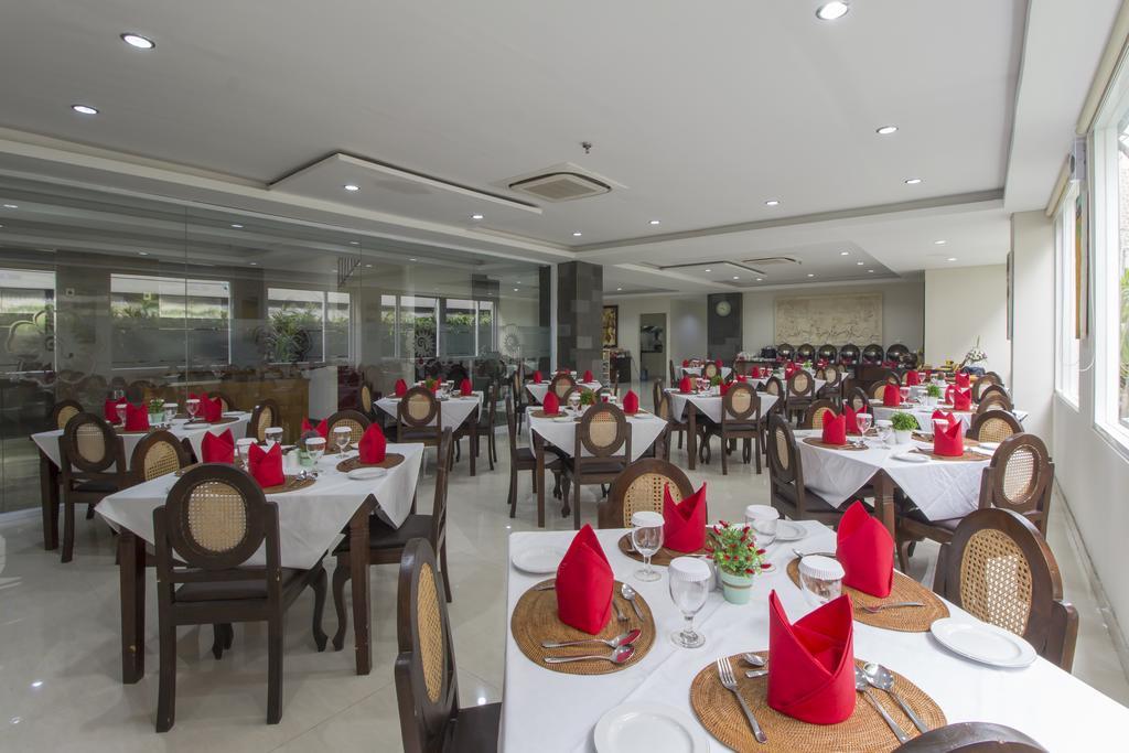 Hotel Grand Puri Saron Jogyakarta Zewnętrze zdjęcie